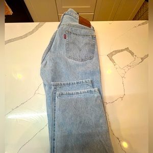 Levi’s 501 size w 27 original cropped in Ojai Luxor color